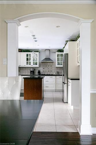 20 Meander Close, Carlisle, ON - Indoor Photo Showing Kitchen