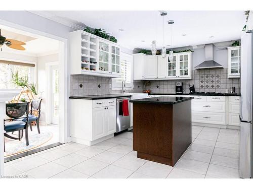 20 Meander Close, Carlisle, ON - Indoor Photo Showing Kitchen