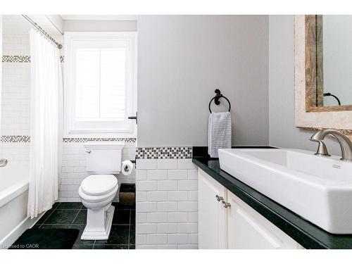 20 Meander Close, Carlisle, ON - Indoor Photo Showing Bathroom