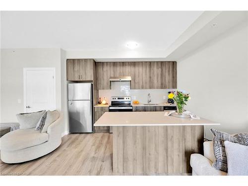 301-121 Highway 8, Stoney Creek, ON - Indoor Photo Showing Kitchen