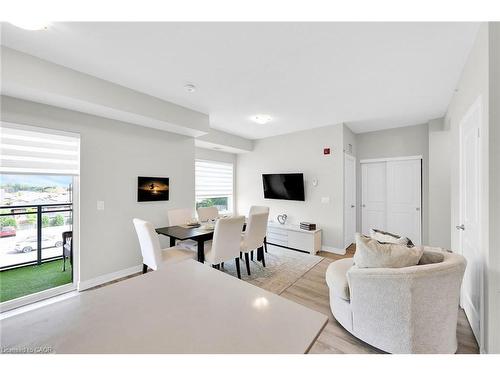 301-121 Highway 8, Stoney Creek, ON - Indoor