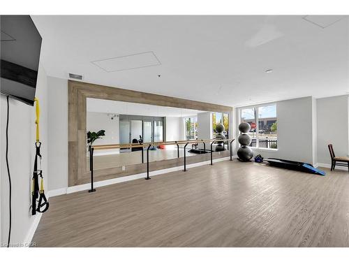 301-121 Highway 8, Stoney Creek, ON - Indoor Photo Showing Gym Room