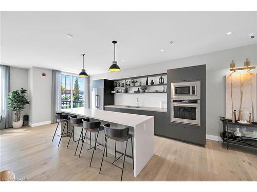 301-121 Highway 8, Stoney Creek, ON - Indoor Photo Showing Other Room