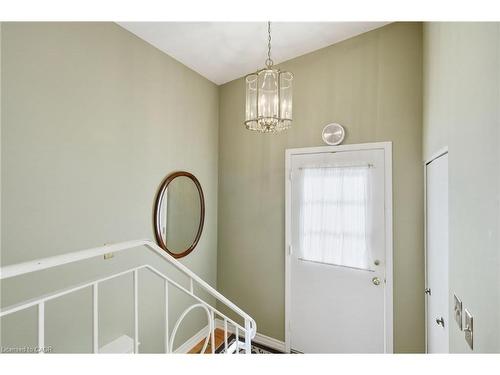 106 Fielding Crescent, Hamilton, ON - Indoor Photo Showing Other Room