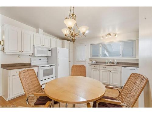 106 Fielding Crescent, Hamilton, ON - Indoor Photo Showing Dining Room