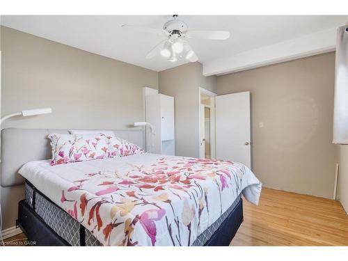 106 Fielding Crescent, Hamilton, ON - Indoor Photo Showing Bedroom