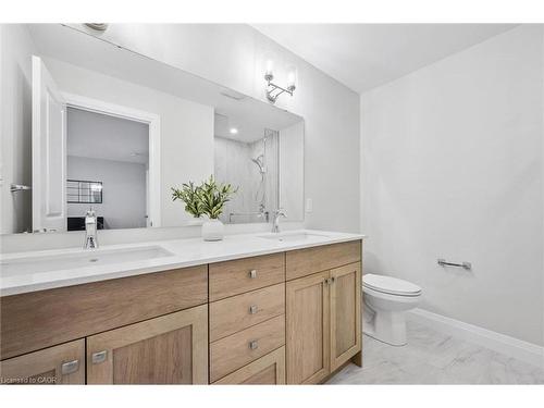 111 Catherine Street, New Hamburg, ON - Indoor Photo Showing Bathroom