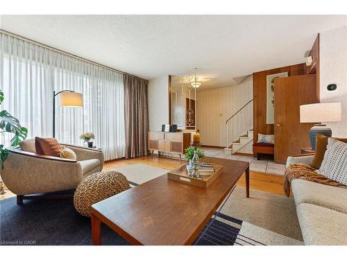 104 Berkindale Drive, Hamilton, ON - Indoor Photo Showing Living Room