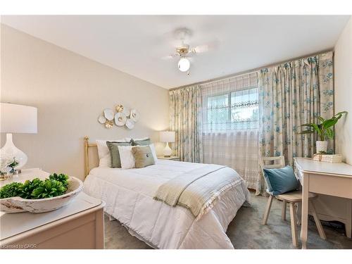 104 Berkindale Drive, Hamilton, ON - Indoor Photo Showing Bedroom