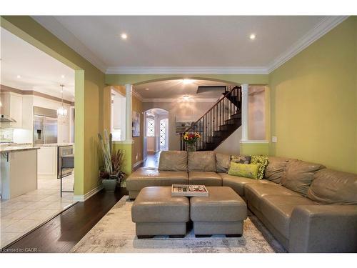 80 Sutherland Crescent, Ancaster, ON - Indoor Photo Showing Living Room