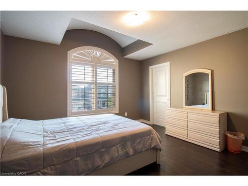 80 Sutherland Crescent, Ancaster, ON - Indoor Photo Showing Bedroom