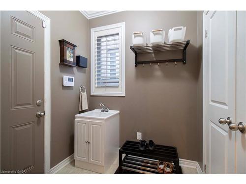 80 Sutherland Crescent, Ancaster, ON - Indoor Photo Showing Other Room