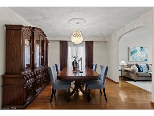 48 Village Drive, Hamilton, ON - Indoor Photo Showing Other Room