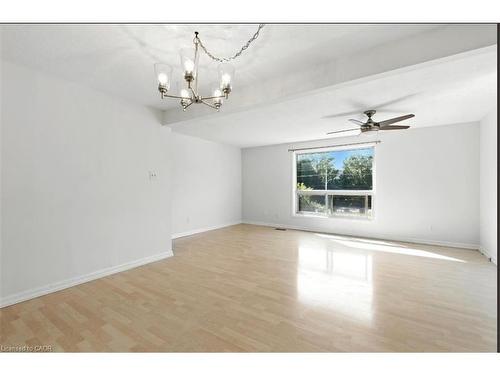 29-11 Grand River Boulevard, Kitchener, ON - Indoor Photo Showing Other Room