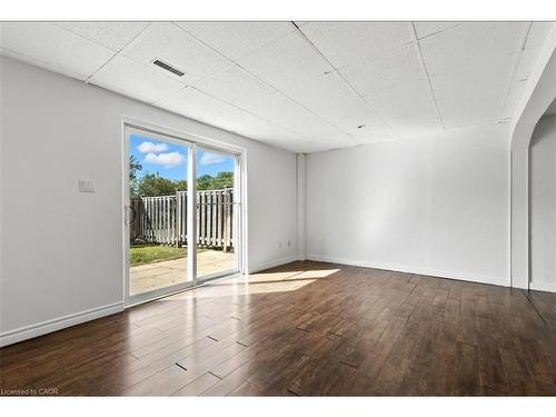 29-11 Grand River Boulevard, Kitchener, ON - Indoor Photo Showing Other Room