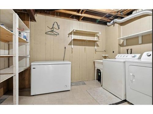 29-11 Grand River Boulevard, Kitchener, ON - Indoor Photo Showing Laundry Room