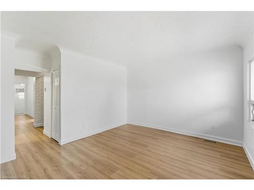 116 Robins Avenue, Hamilton, ON - Indoor Photo Showing Other Room