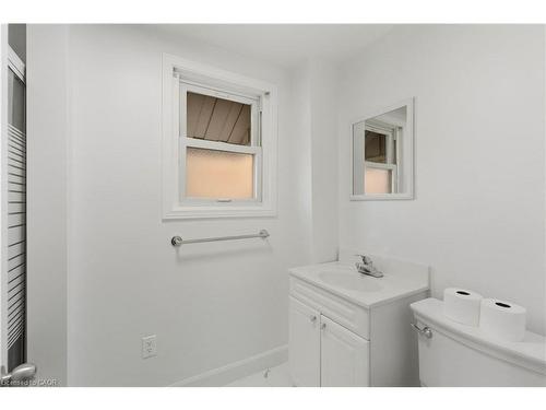 116 Robins Avenue, Hamilton, ON - Indoor