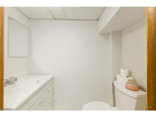 116 Robins Avenue, Hamilton, ON - Indoor Photo Showing Bathroom