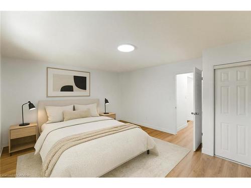 116 Robins Avenue, Hamilton, ON - Indoor Photo Showing Bedroom