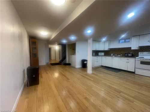 Bsmt-135 Northgate Drive, Welland, ON - Indoor Photo Showing Kitchen