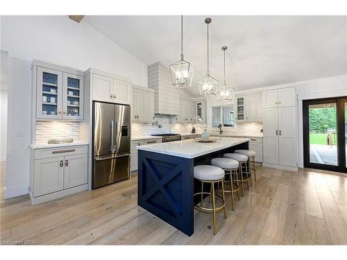 2560 2 Side Road, Burlington, ON - Indoor