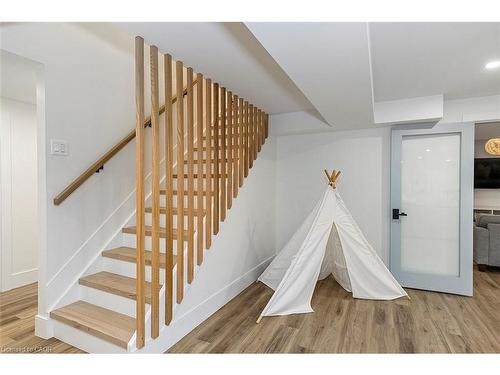 2560 2 Side Road, Burlington, ON - Indoor Photo Showing Other Room