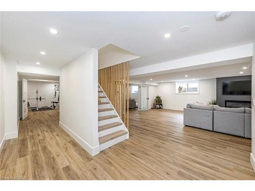 2560 2 Side Road, Burlington, ON - Indoor