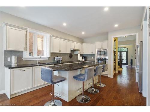21 Shade Forest Trail, Hamilton, ON - Indoor Photo Showing Kitchen