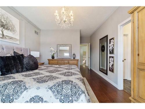 21 Shade Forest Trail, Hamilton, ON - Indoor Photo Showing Bedroom
