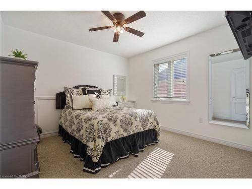 21 Shade Forest Trail, Hamilton, ON - Indoor Photo Showing Bedroom
