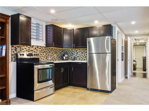 21 Shade Forest Trail, Hamilton, ON - Indoor Photo Showing Kitchen With Double Sink