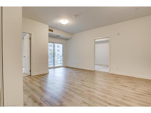 309-251 Northfield Drive, Waterloo, ON - Indoor Photo Showing Other Room
