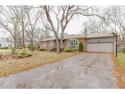 1259 Twin Oaks Drive  Mississauga, ON L5H 3J7