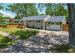 52 Valencourt Drive  Welland, ON L3C 1M8