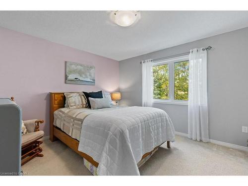 286 Apple Hill Crescent, Kitchener, ON - Indoor Photo Showing Bedroom