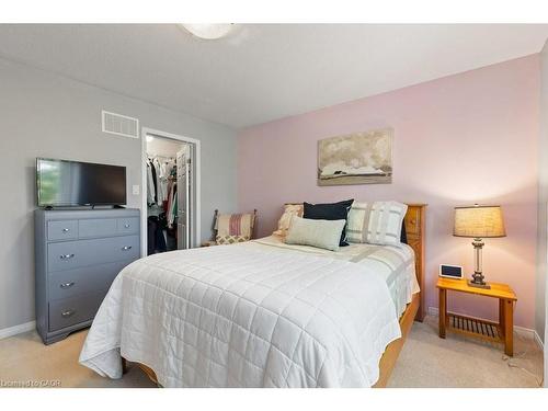 286 Apple Hill Crescent, Kitchener, ON - Indoor Photo Showing Bedroom