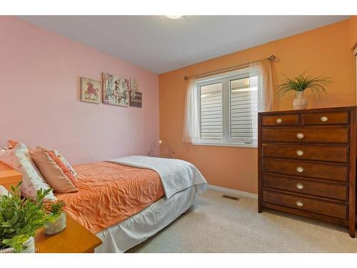 286 Apple Hill Crescent, Kitchener, ON - Indoor Photo Showing Bedroom
