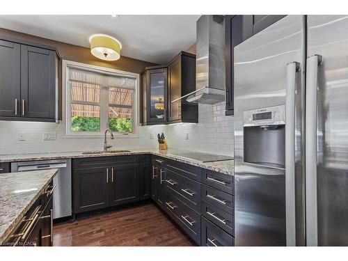 304 Falling Green Crescent, Kitchener, ON - Indoor Photo Showing Kitchen With Upgraded Kitchen