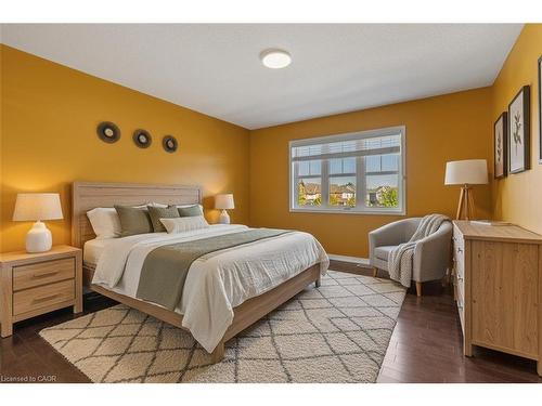 304 Falling Green Crescent, Kitchener, ON - Indoor Photo Showing Bedroom