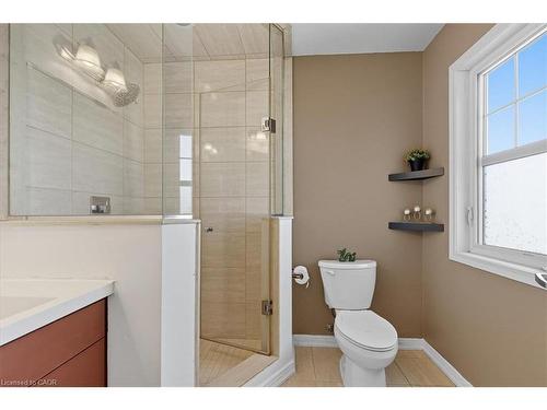 304 Falling Green Crescent, Kitchener, ON - Indoor Photo Showing Bathroom