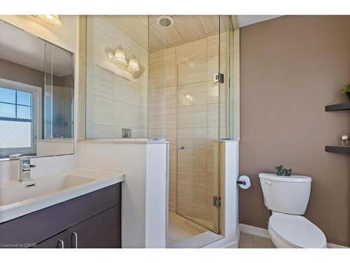 304 Falling Green Crescent, Kitchener, ON - Indoor Photo Showing Bathroom