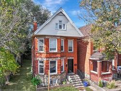 1 Madison Avenue  Hamilton, ON L8L 5Y2