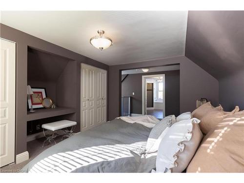 40 Stanley Avenue, Hamilton, ON - Indoor Photo Showing Bedroom