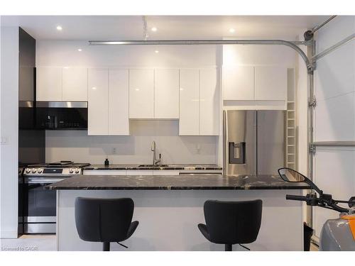 40 Stanley Avenue, Hamilton, ON - Indoor Photo Showing Kitchen With Upgraded Kitchen