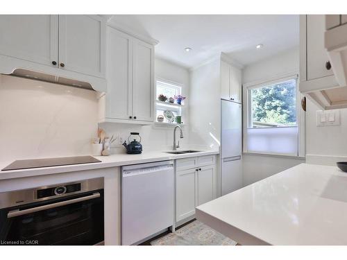 1088 Cherriebell Road, Mississauga, ON - Indoor Photo Showing Kitchen