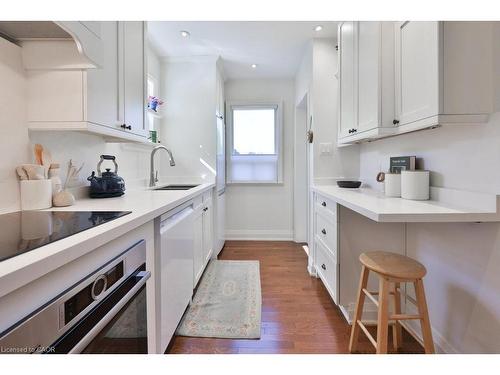 1088 Cherriebell Road, Mississauga, ON - Indoor Photo Showing Kitchen With Upgraded Kitchen