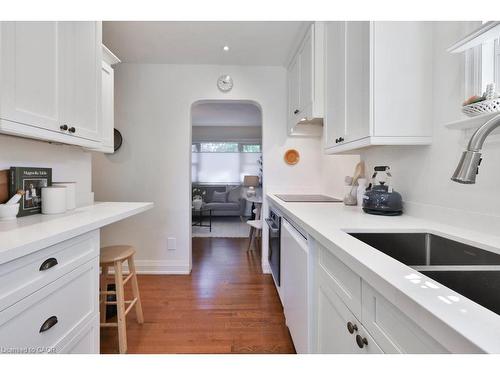1088 Cherriebell Road, Mississauga, ON - Indoor Photo Showing Kitchen With Double Sink