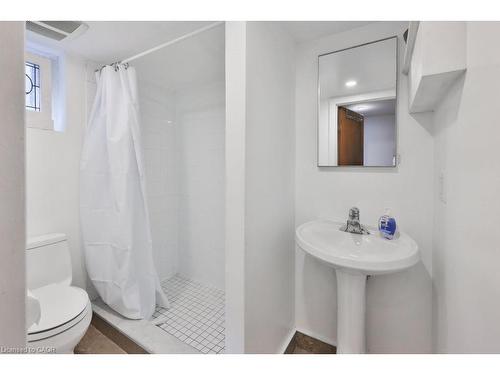 1088 Cherriebell Road, Mississauga, ON - Indoor Photo Showing Bathroom