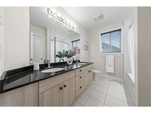 261 Watervale Crescent, Kitchener, ON - Indoor Photo Showing Bathroom